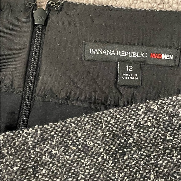 Banana Republic tweed pencil skirt from the madmen collection. Size 12 -NWOT - Picture 6 of 9